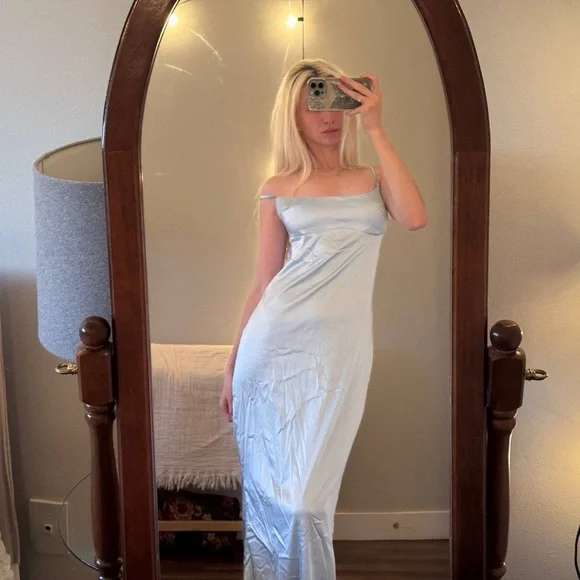 Elegant Blue Women's Dress - Picture 3 of 12